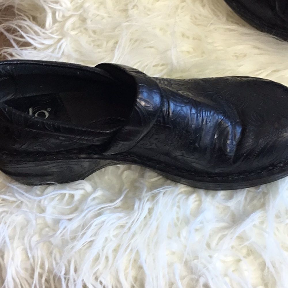 Black size 8 clogs by BOLO with tooled upper - Picture 8 of 12